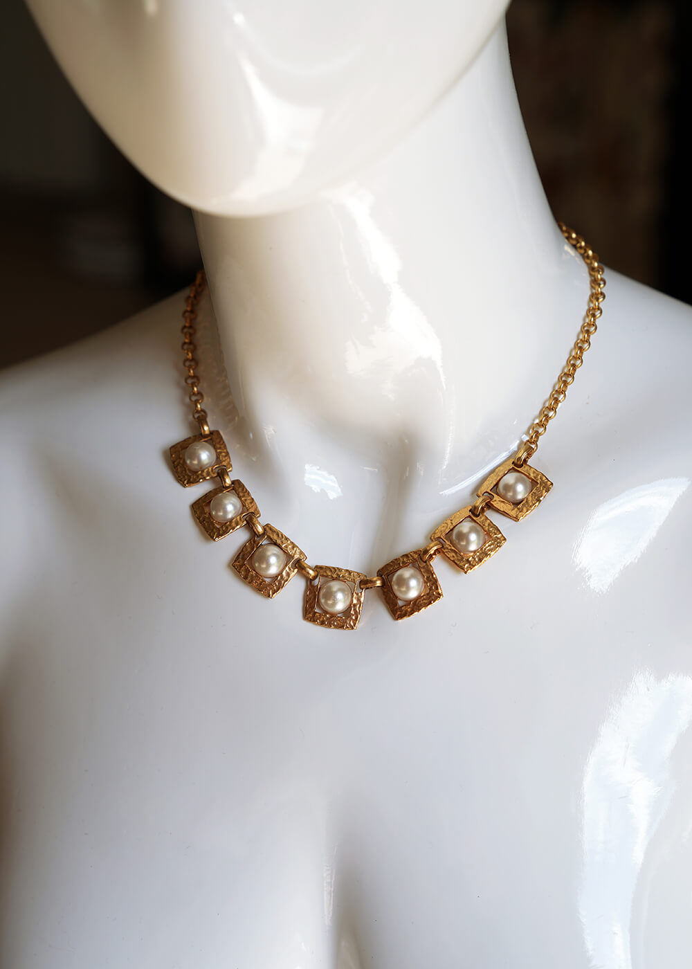 Collier Scarlett